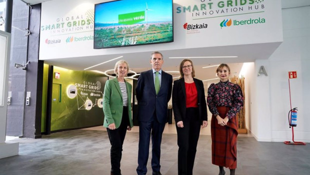 ep visita de la embajadora de finlandia en espana sari rautio al hub de iberdrola en bilbao