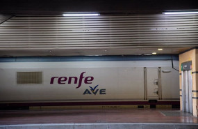 ep vista de vagon de ave en la estacion madrid chamartinclara campoamor