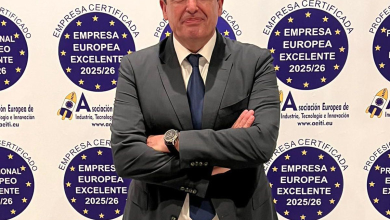 formacion universitaria recibe el certificado de calidad y excelencia emitido por aeiti