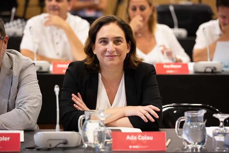 ep ada colau en el consell metropolit del amb