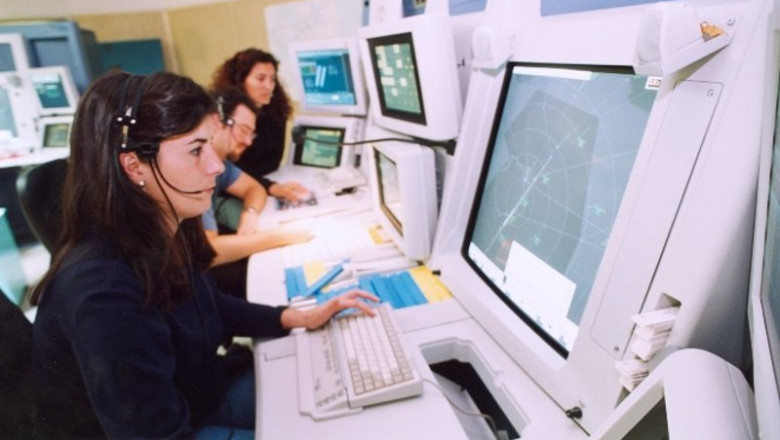ep archivo controladores aereos de enaire en el centro de control de canarias ep archivo controladores aereos de enaire en el centro de control de canarias