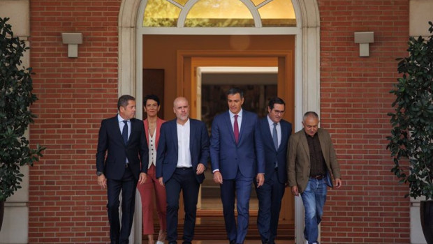 ep archivo   i d el presidente de cepyme gerardo cuerva la ministra de inclusion seguridad social y