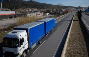 ep archivo   un camion circula a 27 de enero de 2024 en la jonquera girona catalunya espana se ha