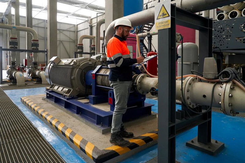 El empleo de EEUU acelera en mayo y crea 122.000 puestos de trabajo, según ADP