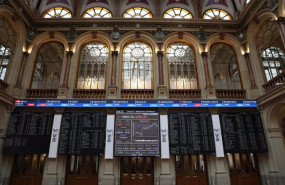 ep archivo una de las instalaciones del palacio de la bolsa de madrid con paneles del ibex ep archivo una de las instalaciones del palacio de la bolsa de madrid con paneles del ibex