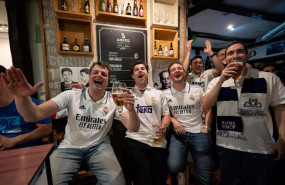 ep archivo   varias personas celebran un gol viendo la emision del partido de ida de semifinales de