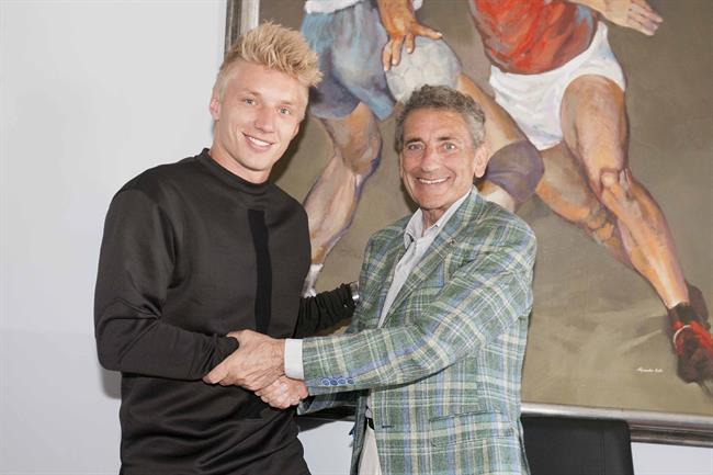 Daniel Wass, firma de contrato con el Celta de Vigo | CELTA DE VIGO ep daniel wass firmacontratoceltavigo