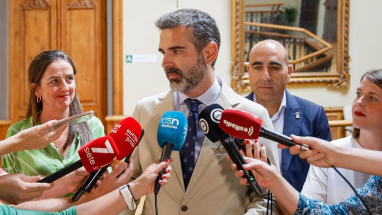 ep el consejero portavoz ramon fernandez pacheco en una atencion a medios en almeria ep el consejero portavoz ramon fernandez pacheco en una atencion a medios en almeria