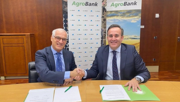 ep el director de agrobank sergio gutierrez y el director general de la federacion espanola del vino