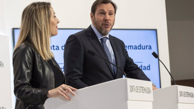ep el ministro de transportes y movilidad sostenible oscar puente y la presidenta de la junta de