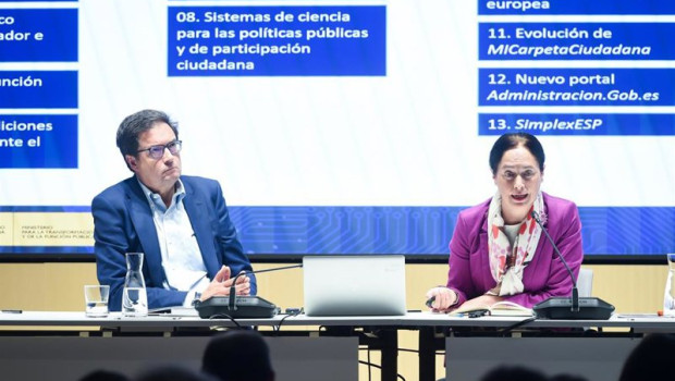 ep el ministro para la transformacion digital y de la funcion publica oscar lopez y la secretaria de