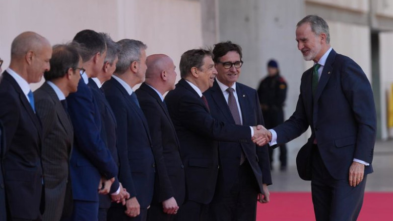 ep el rey felipe vi d y el ministro de agricultura pesca y alimentacion luis planas i durante la