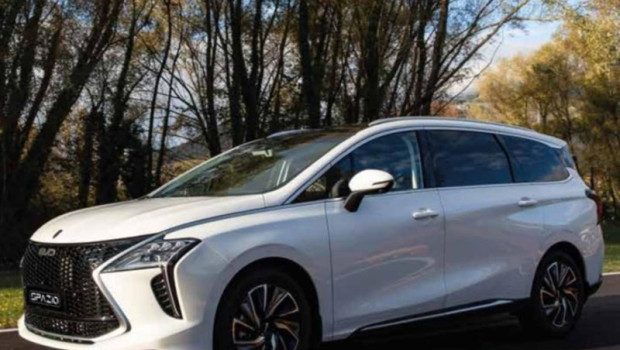 ep evo amplia su gama con el spazio un suv de siete plazas de gasolina o glp desde 33400 euros