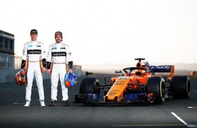 ep fernando alonsostoffel vandoornenuevo mcl33mclaren