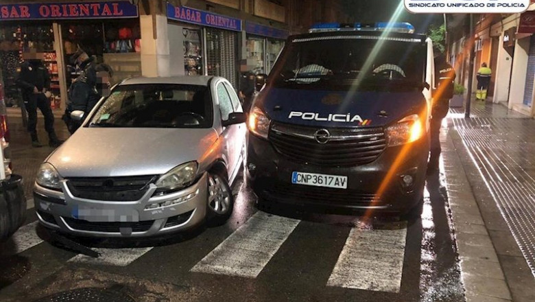 ep heridos cinco agentes de la comisaria de santiago en barcelona al chocar un coche contra su ep heridos cinco agentes de la comisaria de santiago en barcelona al chocar un coche contra su