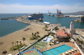 ep spectrum of the seas barco royal caribbean malaga puerto hace escala antes de partir hacia