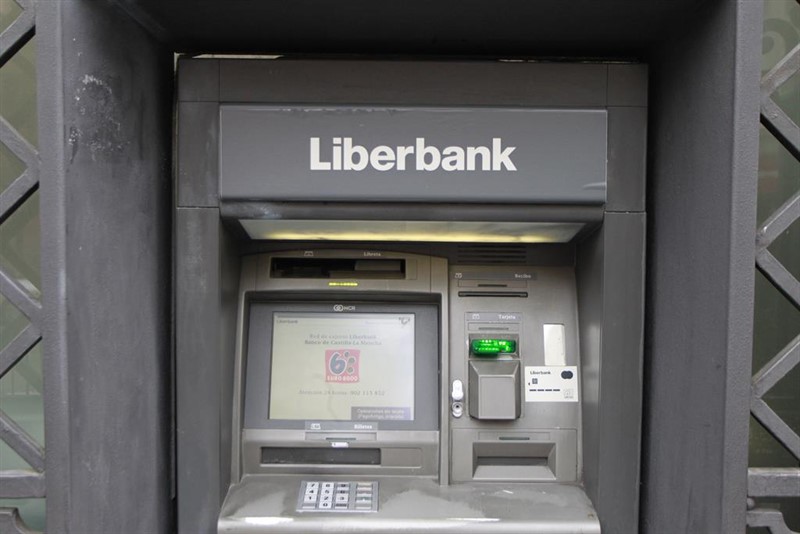 ¿Throw back de Liberbank al antiguo canal bajista de largo plazo?