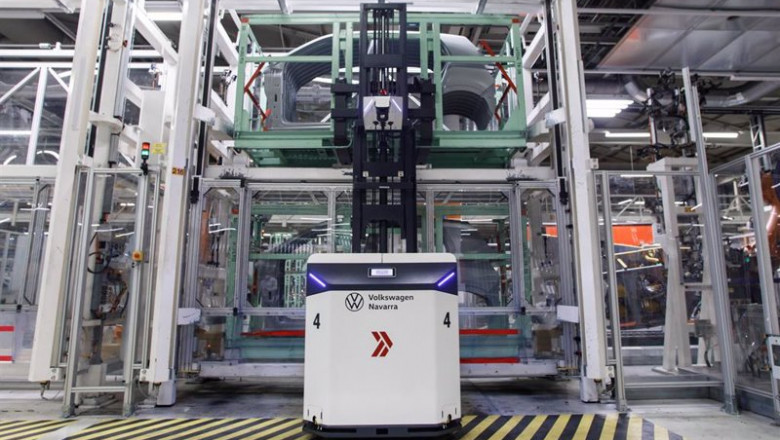 ep volkswagen incorpora cuatro vehiculos autonomos al taller de chapisteria ep volkswagen incorpora cuatro vehiculos autonomos al taller de chapisteria