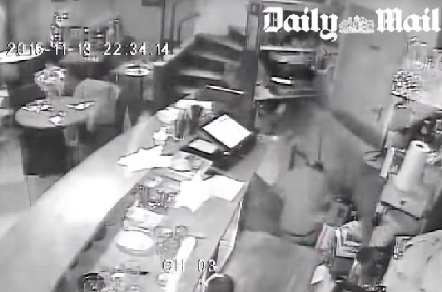 PARIS ATENTADO daily mail