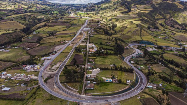 ep archivo   autopista rumichaca pasto de sacyr en colombia