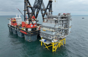 ep archivo   iberdrola instala la estacion convertidora de su megaparque eolico marino east anglia 3