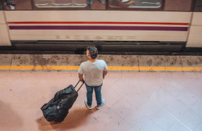 ep archivo   un hombre espera en el anden de un tren de cercanias en la estacion almudena
