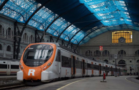 ep archivo   un tren en la estacion de francia donde opera rodalies a 21 de febrero de 2025 en