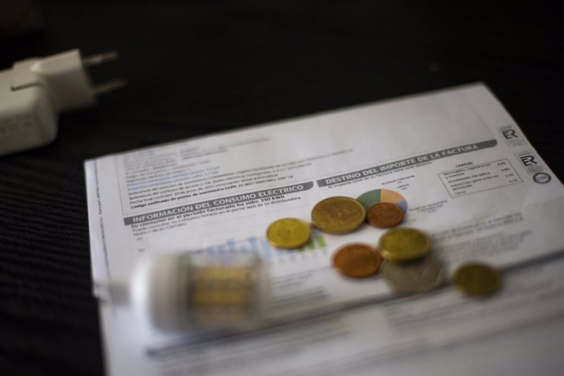 ¿Cuánto subirá la factura de la luz en 2024 con el aumento del IVA?