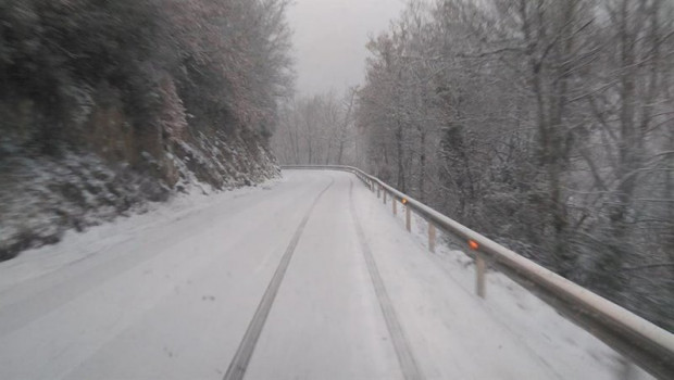 ep carretera a nieva de cameros la rioja nevada en enero de 2020
