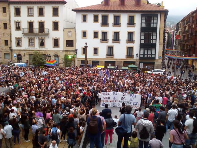 Concentración contra la libertad provisional de La Manada | EUROPA PRESS ep concentracionla libertad provisionalla manada