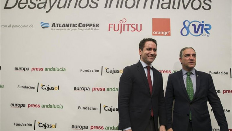 El consejero de la Presidencia, Administración Pública e Interior, Elías Bendodo (d), junto al secretario general del PP, Teodoro García Egea (i) en los desayunos informativos de Europa Press Andalucía en colaboración con Fundación Cajasol, Atlantic Coppe | María José López - Europa Press ep el consejero de la presidencia administracion publica e interior elias bendodo d junto al