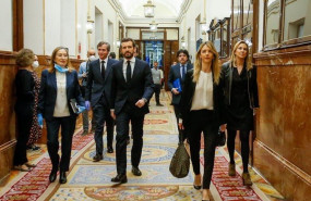 ep el lider del pp pablo casado con cayetana alvarez de toledo y otros diputados del grupo popular
