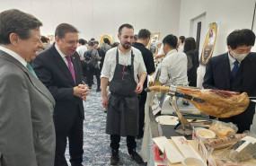 ep el ministro de agricultura pesca y alimentacion luis planas promocionando los alimentos espanoles