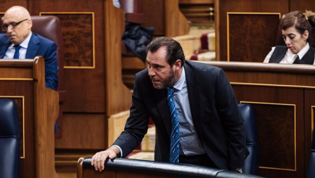 ep el ministro de transportes y movilidad sostenible oscar puente vota durante la sesion plenaria en