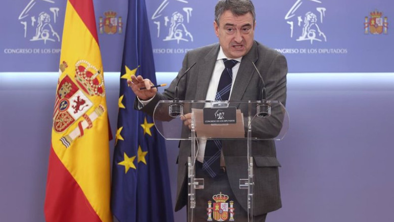 ep el portavoz del pnv en el congreso aitor esteban interviene en una rueda de prensa previa a una ep el portavoz del pnv en el congreso aitor esteban interviene en una rueda de prensa previa a una