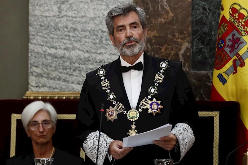 https://img4.s3wfg.com/web/img/images_uploaded/2/7/ep_el_presidente_del_consejo_general_del_poder_judicial_cgpj_carlos_lesmes_junto_a_la_fiscal_general.jpg