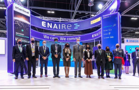 ep el rey visita el stand de enaire en el congreso mundial de navegacion aerea