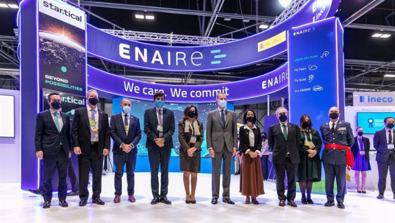 El Rey visita el stand de Enaire en el Congreso Mundial de Navegación Aérea | ENAIRE ep el rey visita el stand de enaire en el congreso mundial de navegacion aerea
