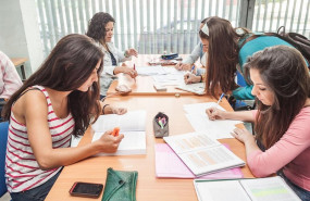 ep estudiantes en una residencia universitaria