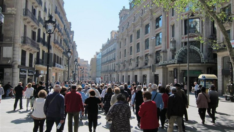 ep gente persona personas paseando paseo turistas turismo jubilados 20190328110205