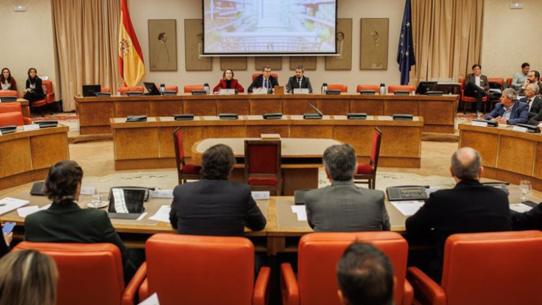 ep i d vista general de la portavoz del pp en el congreso cuca gamarra el presidente del partido ep i d vista general de la portavoz del pp en el congreso cuca gamarra el presidente del partido
