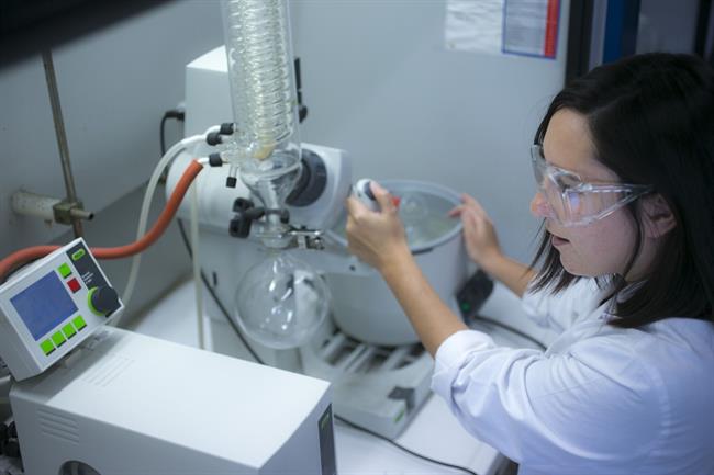 Investigación en el Laboratorio de Química Inorgánica | E.P./UPNA - Archivo ep investigacionlaboratorioquimica inorganica