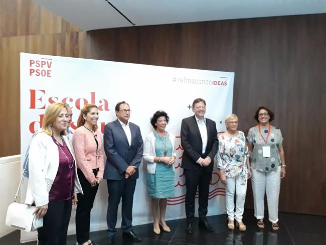 Isabel Celaá, en el centro, entre Vicent Soler y Ximo Puig | EUROPA PRESS ep isabel celaa encentro entre vicent solerximo puig