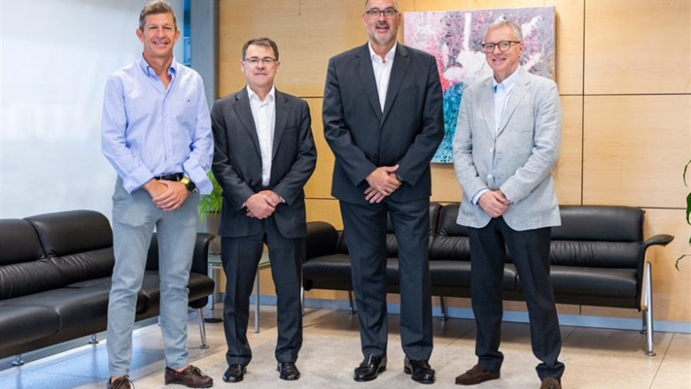 José Alfredo Mesa, representante de UGT; Javier Delgado, director de Recursos Humanos de Telefónica España; Emilio Gayo, presidente de Telefónica España; y Jesús González, representante de CCOO, en la firma del II Convenio de empresas Vinculadas | TELEFÓNICA ep jose alfredo mesa representante de ugt javier delgado director de recursos humanos de telefonica