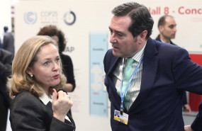 ep la ministra de economia y empresa en funciones nadia calvino habla con el presidente de ceoe