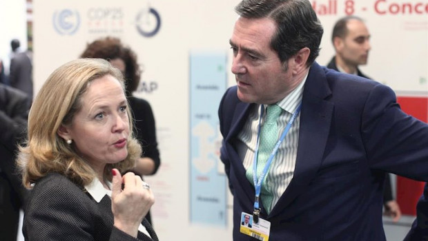 ep la ministra de economia y empresa en funciones nadia calvino habla con el presidente de ceoe