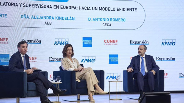 ep la presidenta de aeb alejandra kindelan y el director de ceca antonio romero d intervienen