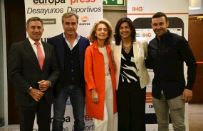 ep maria jose rienda junto a aspar carlos sainz begona elices y toni bou en los desayunos de europa