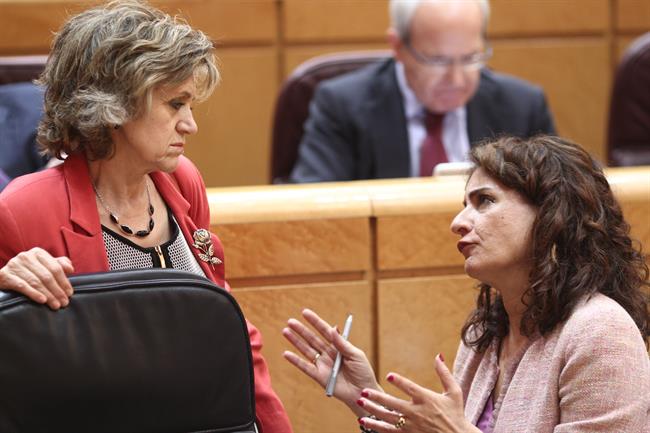 María Luisa Carcedo y María Jesús Montero hablan en el Senado | EUROPA PRESS - Archivo ep maria luisa carcedomaria jesus montero hablansenado