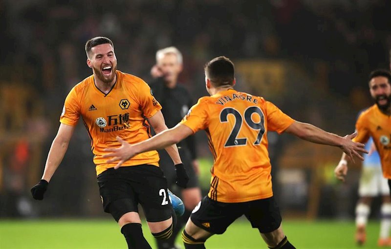 ep matt doherty celebra un gol con el wolverhampton wanderers